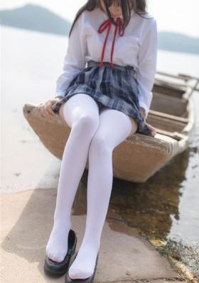 老汉挺进稚嫩小婷体内_720高清免费观看